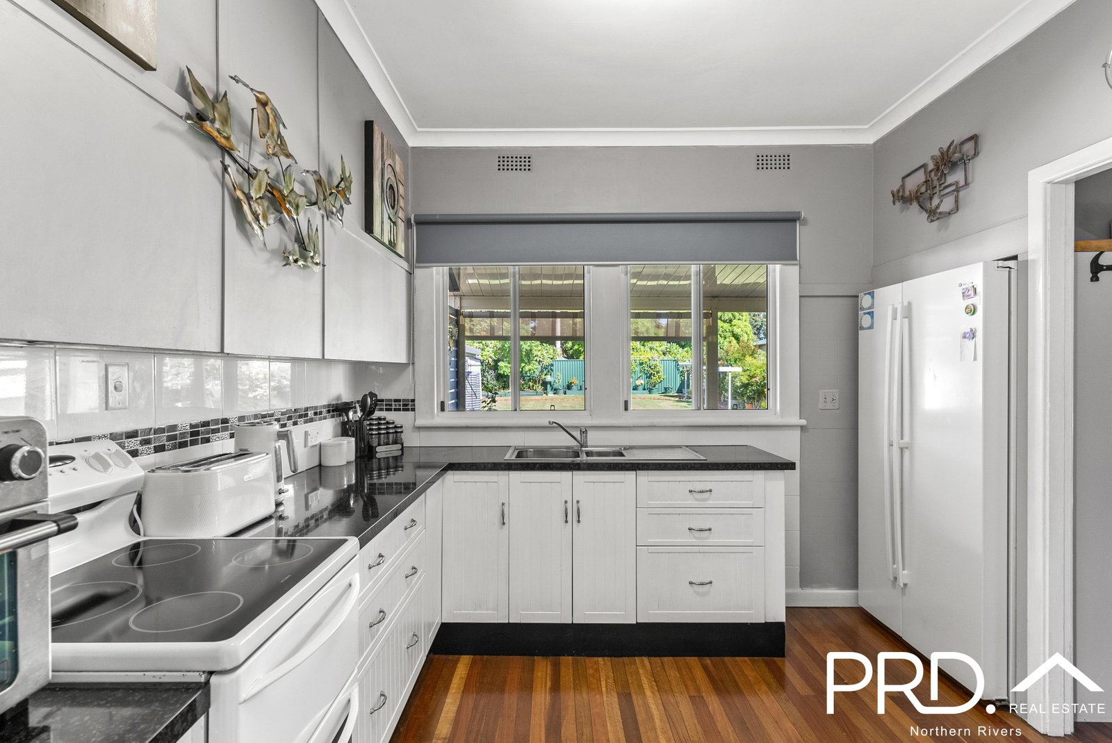 11 Convent Parade CASINO 16