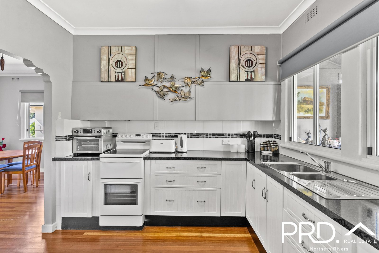 11 Convent Parade CASINO 17