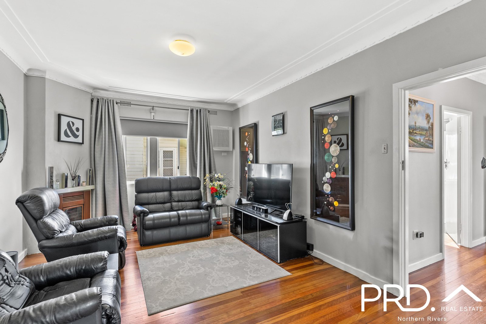 11 Convent Parade CASINO 18