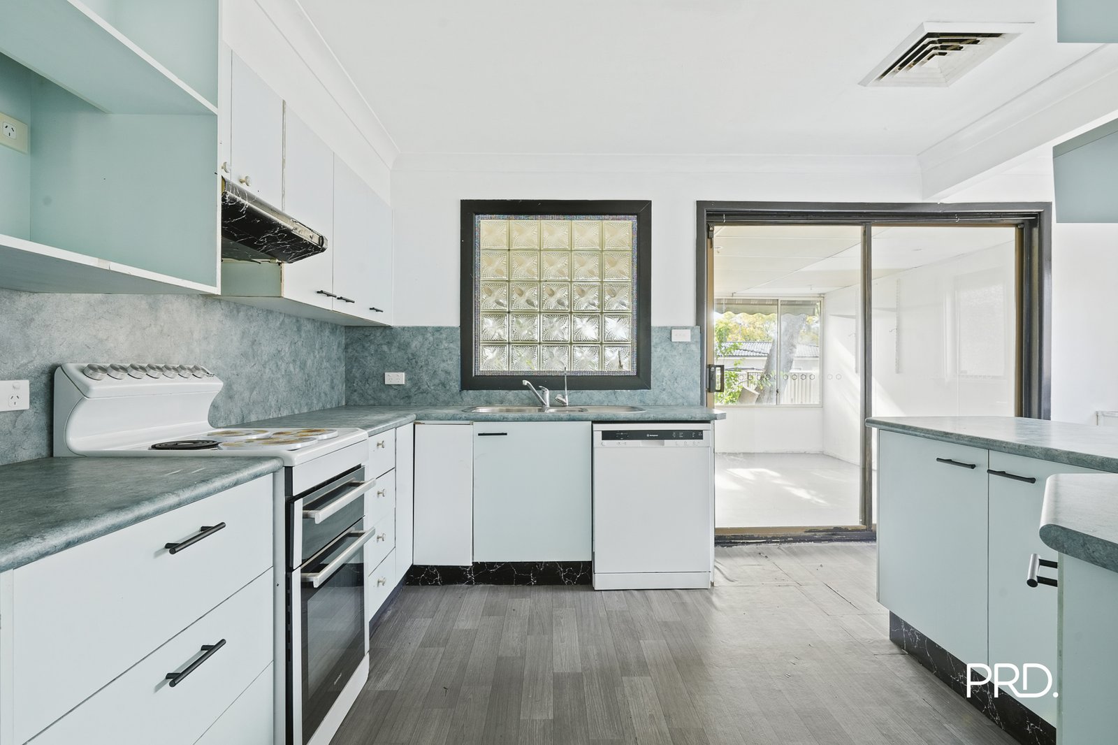 11 Cosgrove Cres  Kingswood 8