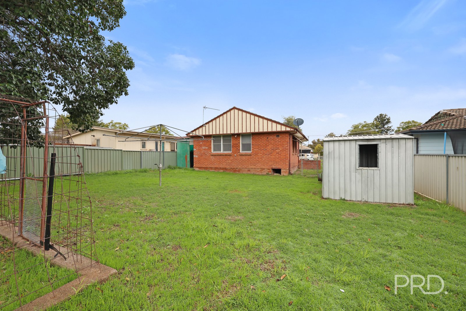 11 Cossa Street TAMWORTH 16
