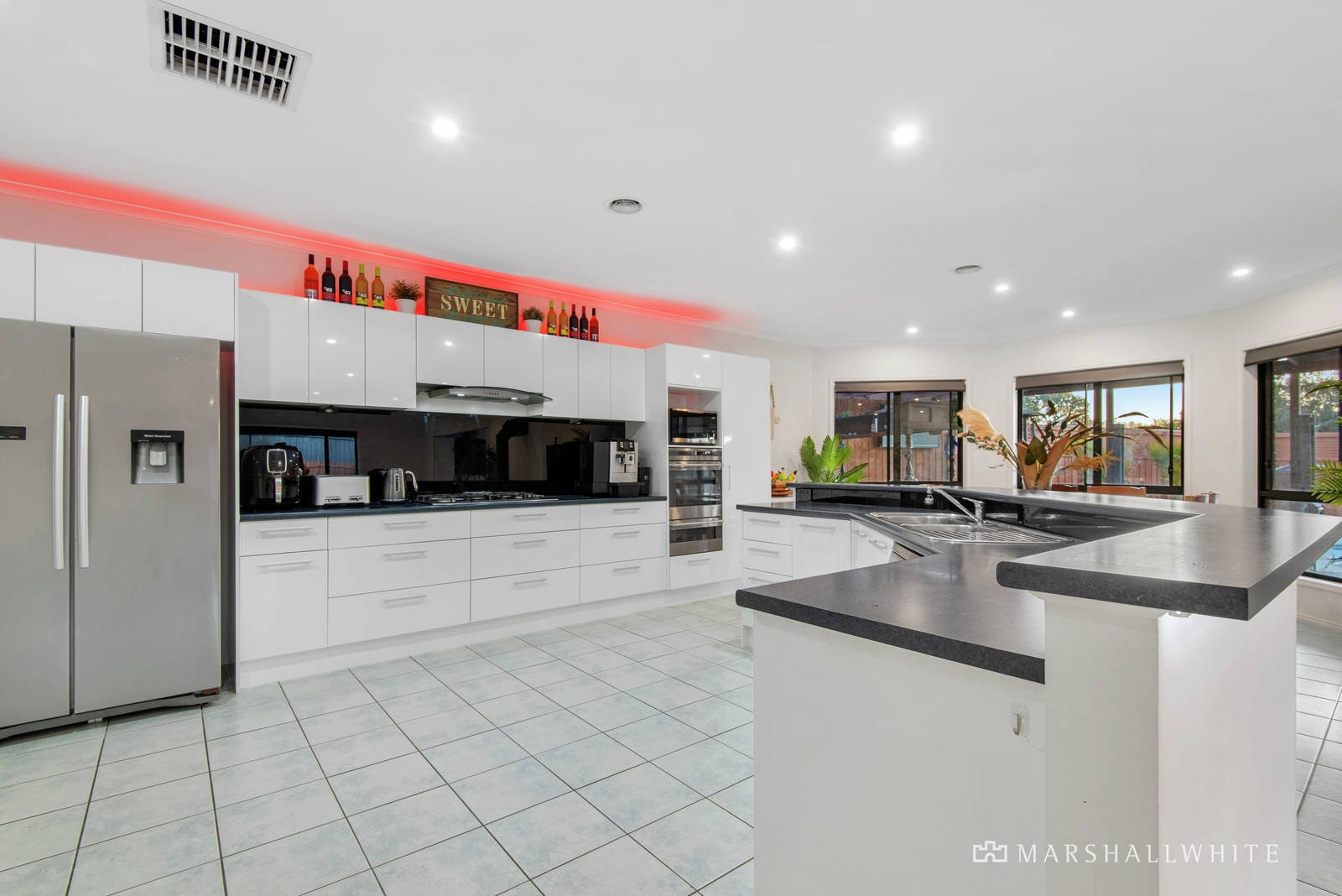 11 Cottage Place, Mornington, VIC