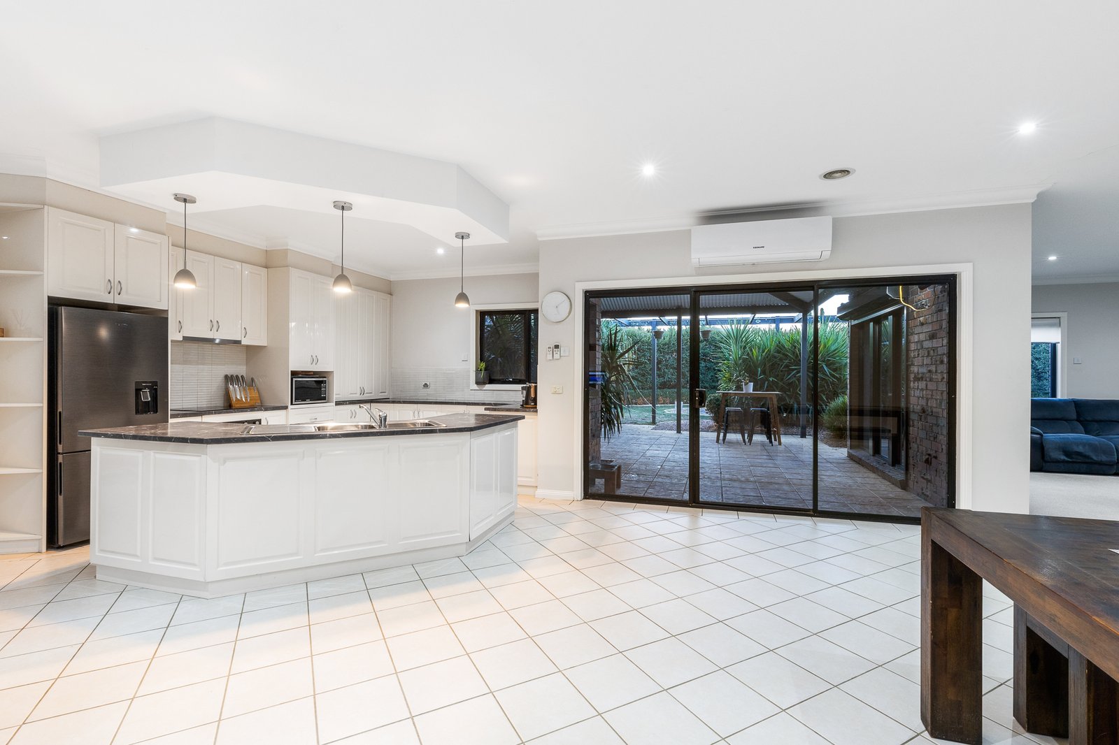 Gallery: 11 Cottesloe Place