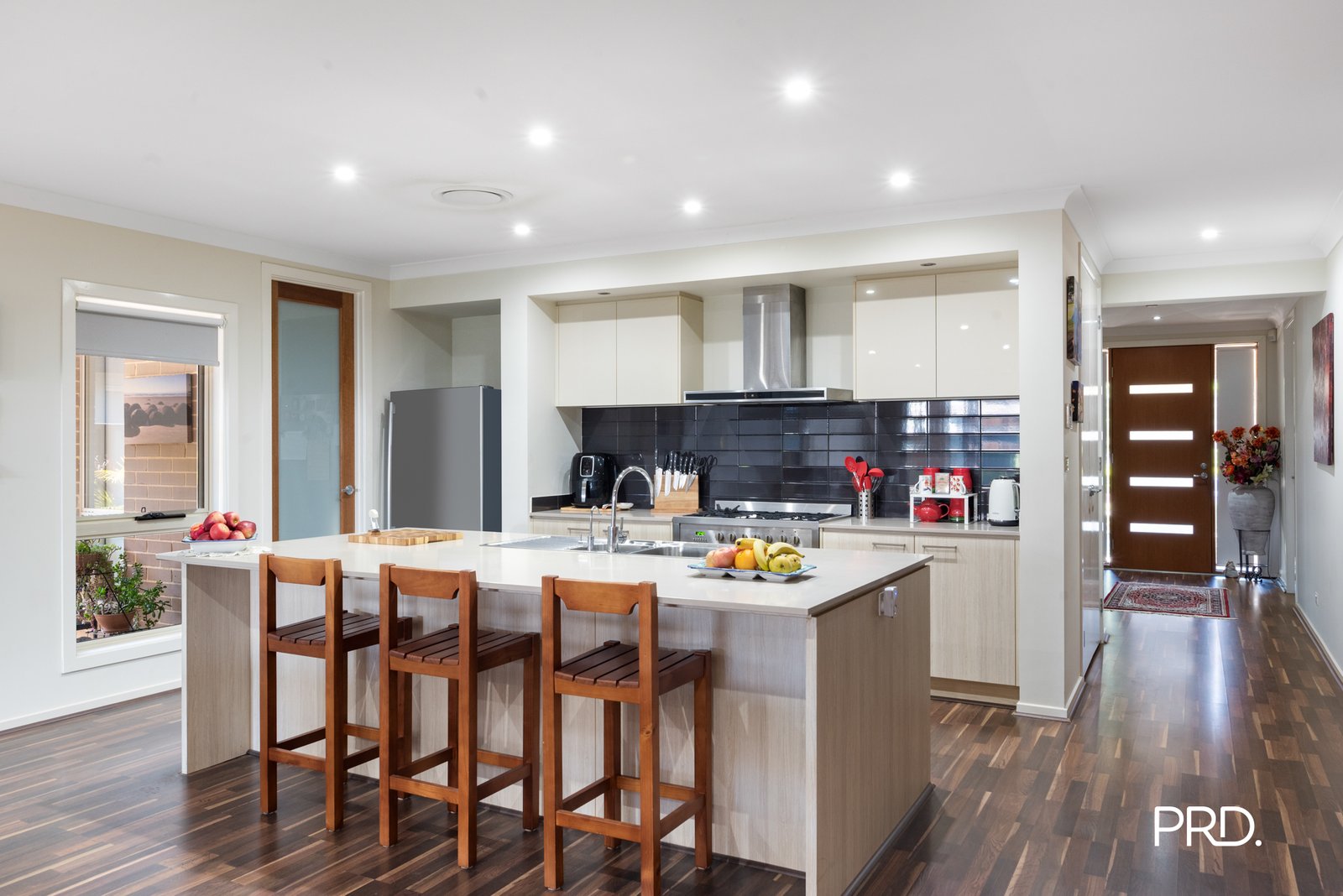 11 Crossley Avenue GLENMORE PARK 2