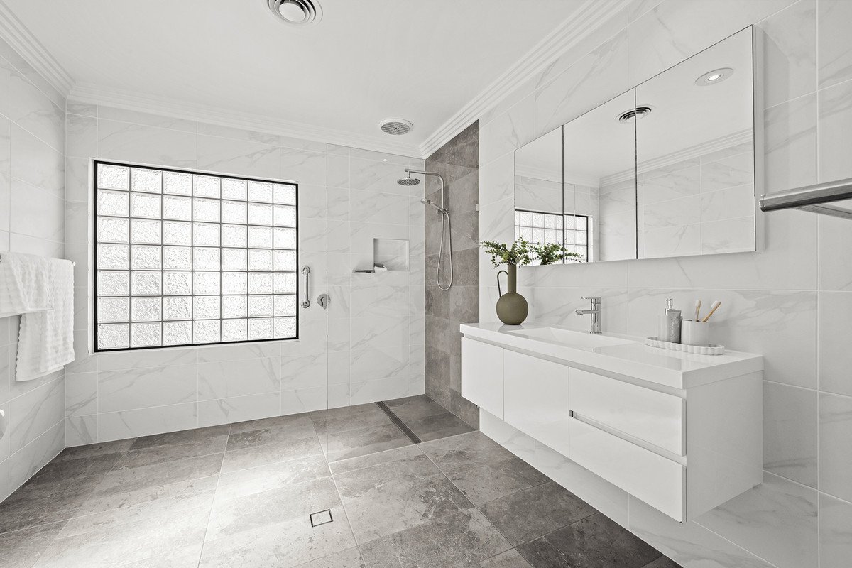 11 Crozet Court Burleigh Waters 5
