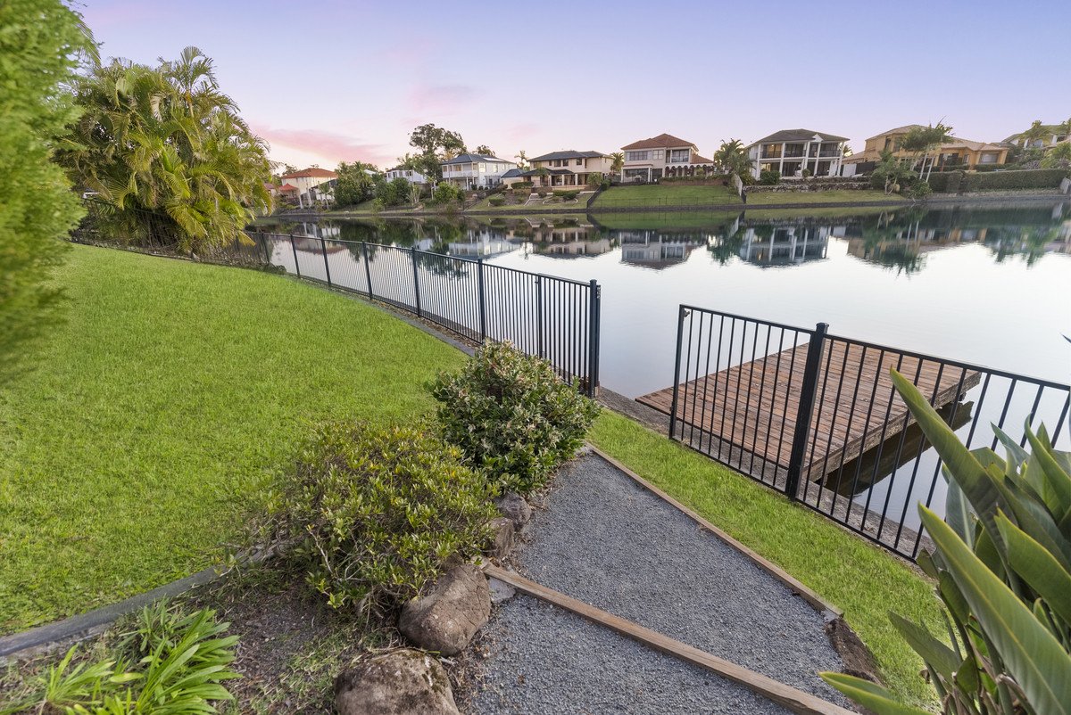 11 Crozet Court Burleigh Waters 17