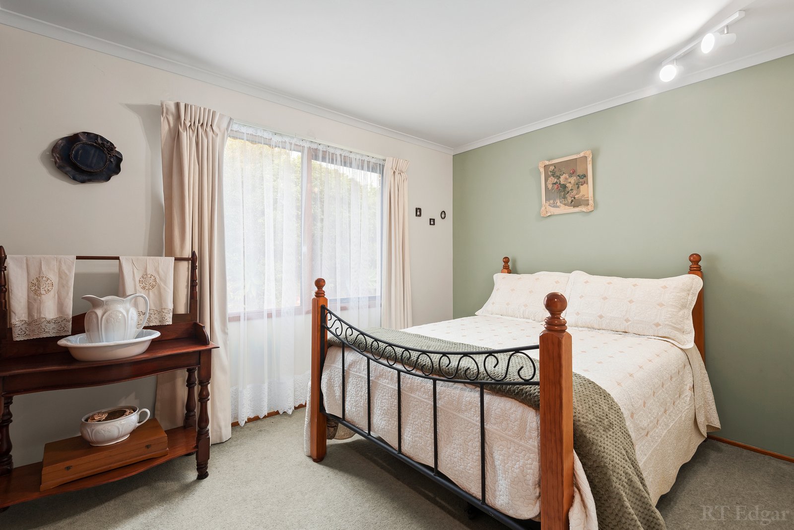 Real Estate and Property in 11 Curtis Court, Leopold, VIC