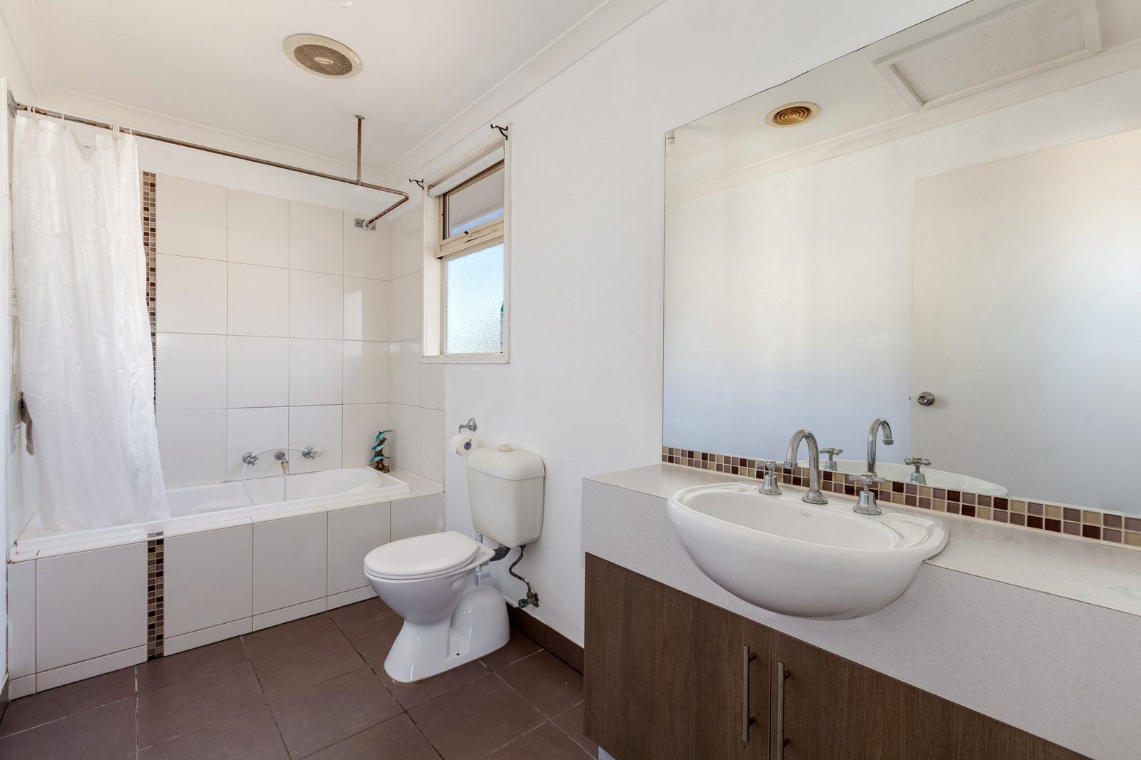 Gallery: 1/1 Darraweit Road
