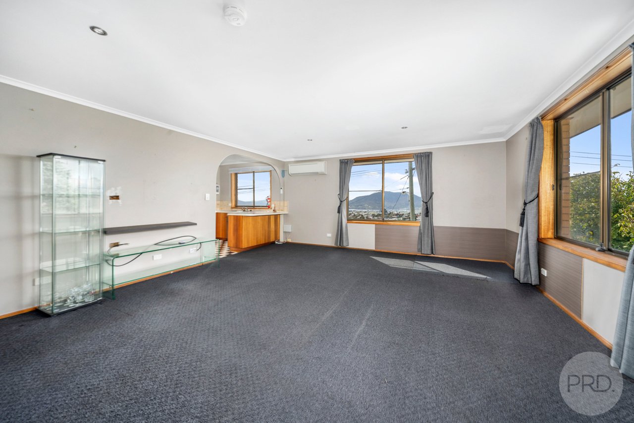 1/1 Daylesford Road GLENORCHY 9