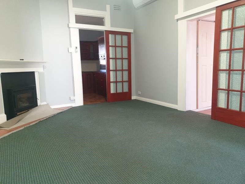 11 Dean Street TAMWORTH 2