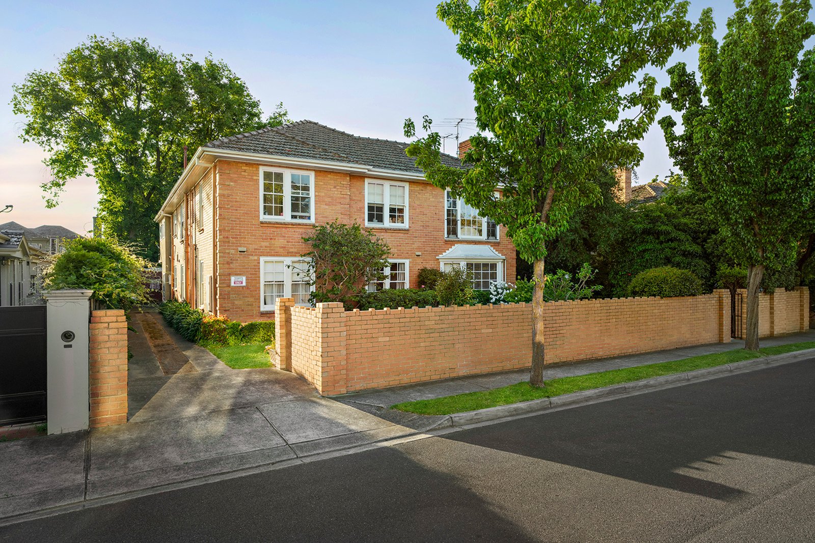 11 Denham Place, Toorak, 3142