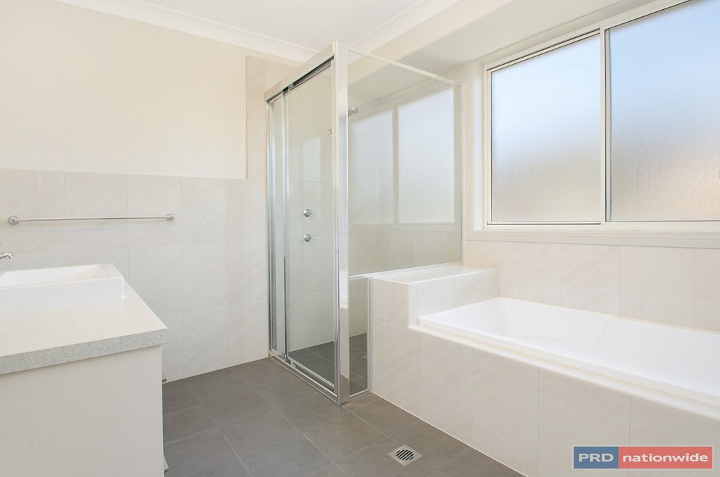 11 Diamentina Way LAKEWOOD 7