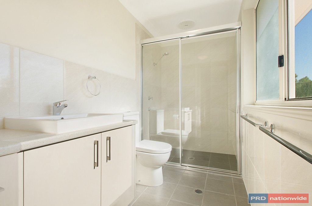 11 Diamentina Way LAKEWOOD 8