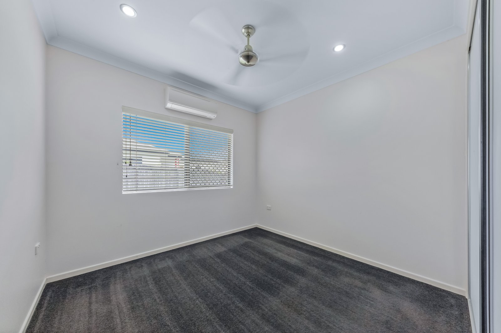 11 Discovery Drive FLAMETREE 26