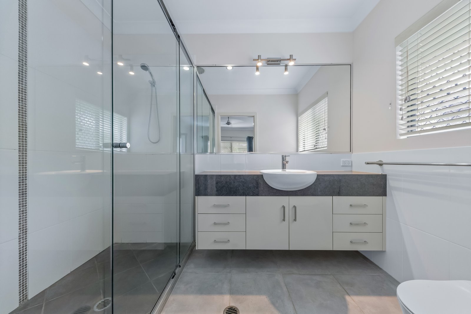 11 Discovery Drive FLAMETREE 30