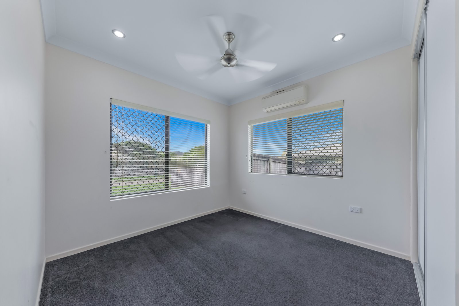 11 Discovery Drive FLAMETREE 31