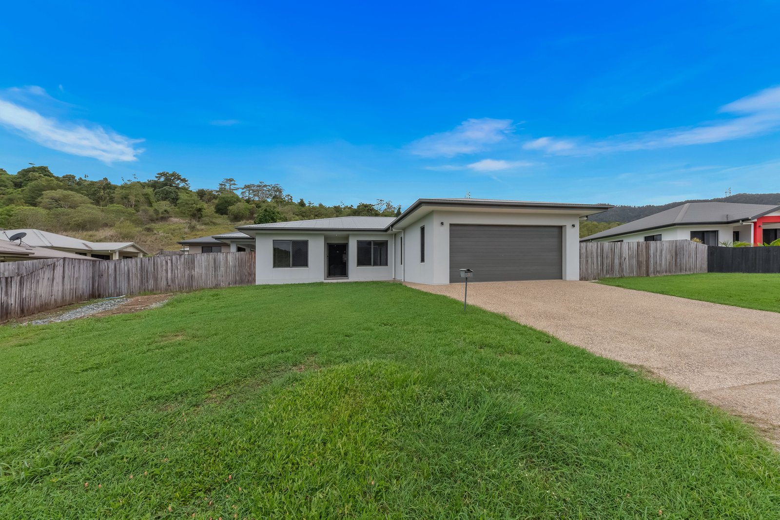 11 Discovery Drive FLAMETREE 35