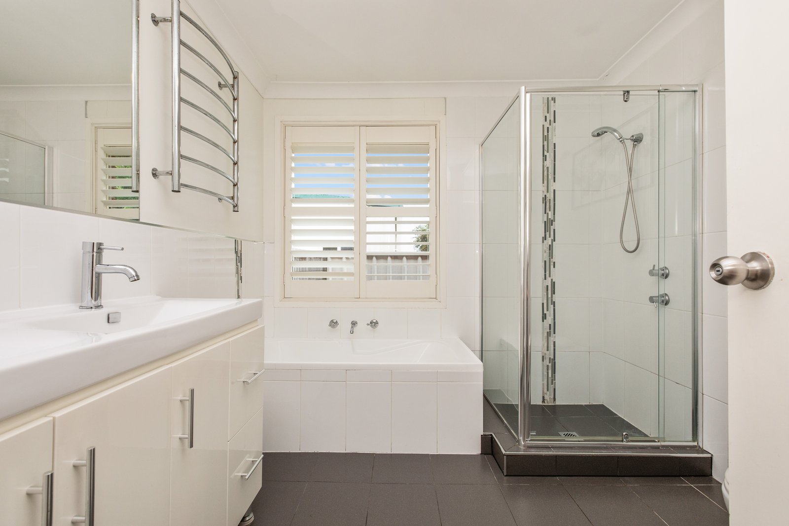 11 Douglas Close LARGS 10