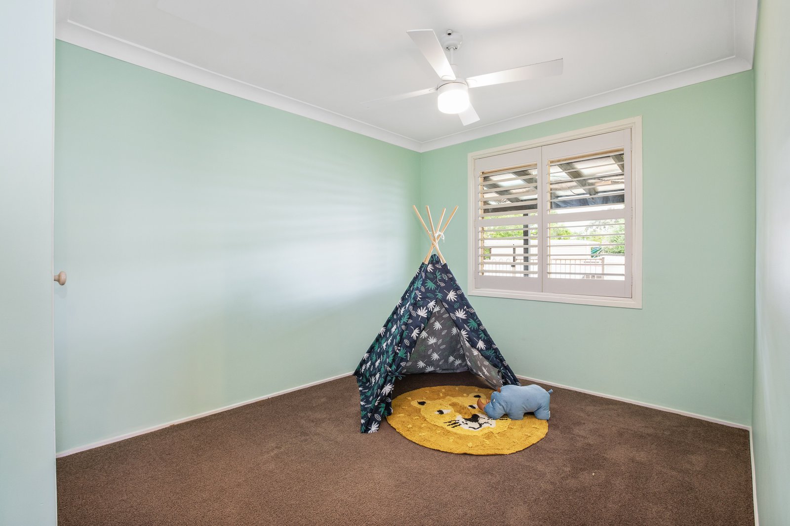 11 Douglas Close LARGS 13
