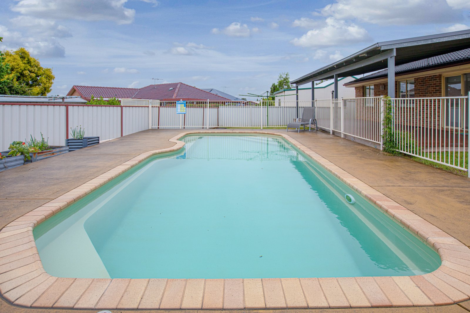 11 Douglas Close LARGS 19