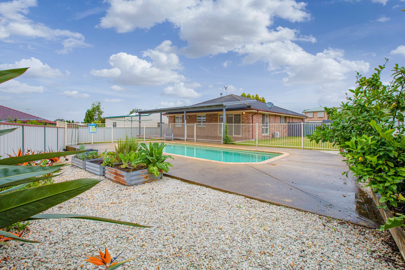 11 Douglas Close LARGS 23