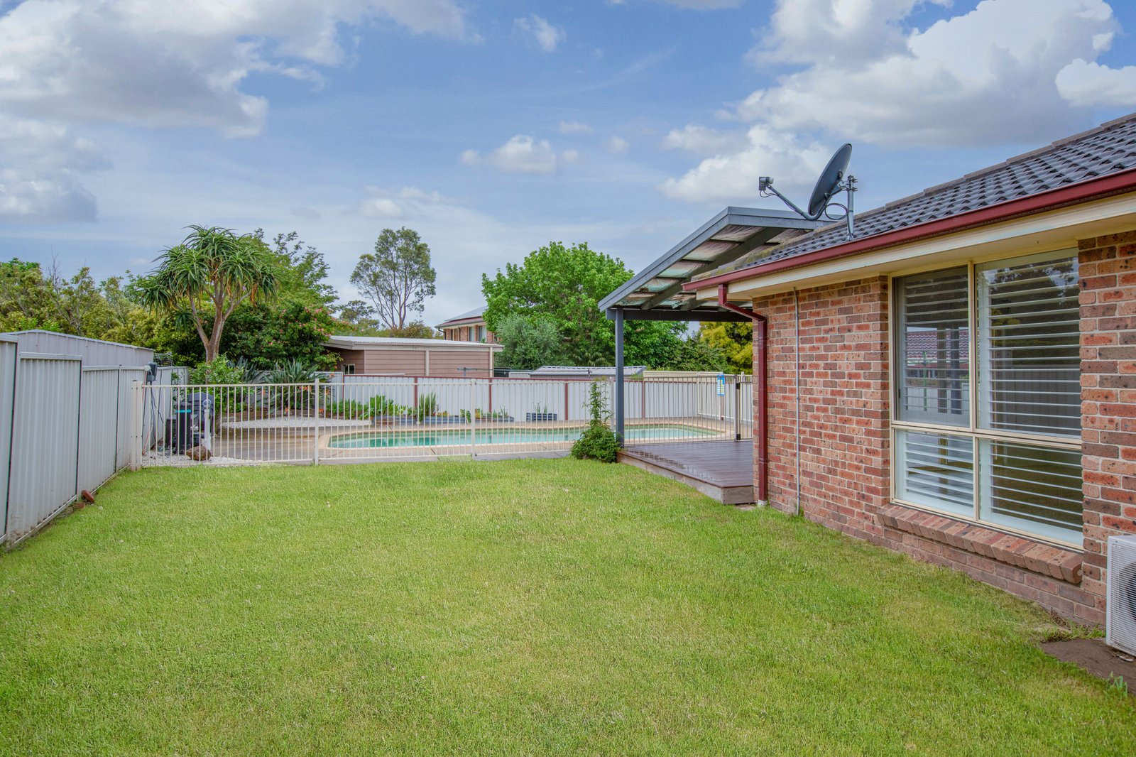 11 Douglas Close LARGS 24