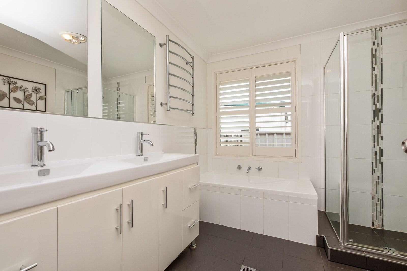 11 Douglas Close LARGS 31