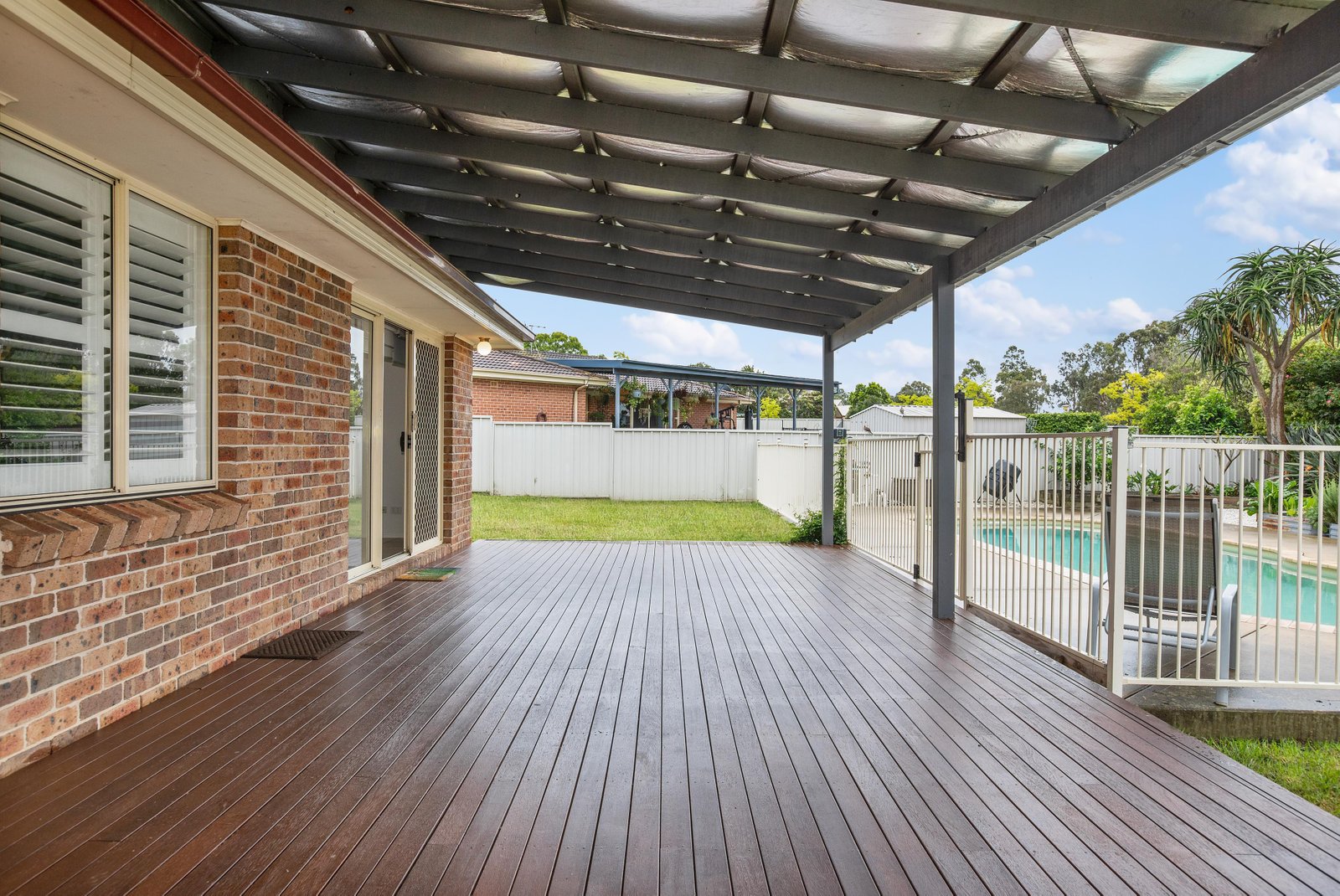 11 Douglas Close LARGS 32