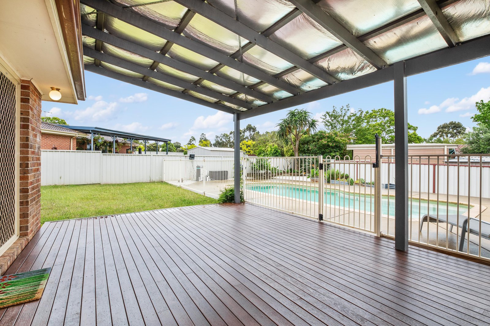 11 Douglas Close LARGS 33