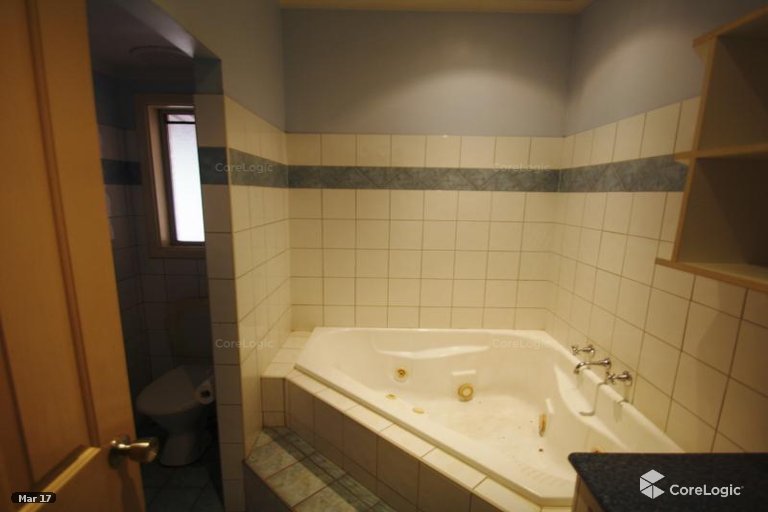 11 Drummond Place CABLE BEACH 4