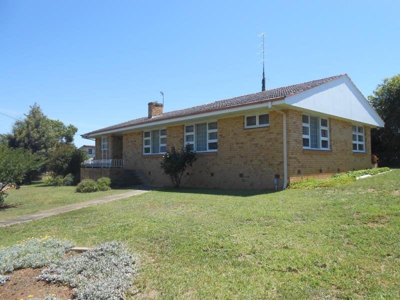 11 Dumaresq Street TAMWORTH 1