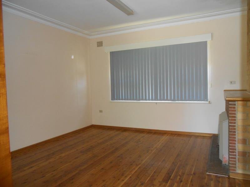 11 Dumaresq Street TAMWORTH 3