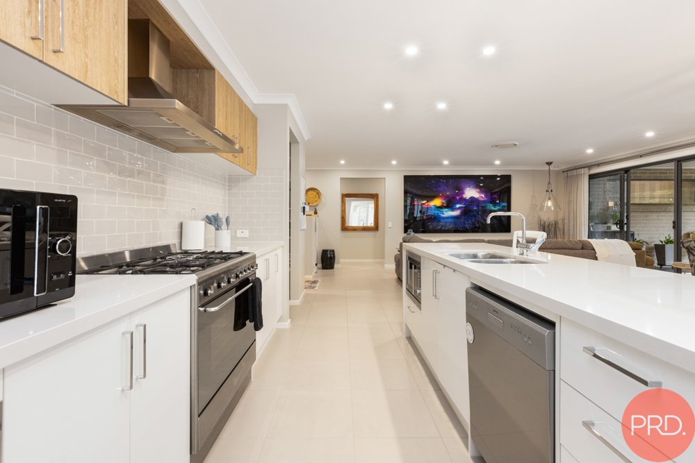11 Dunnett Avenue NORTH ROTHBURY 9