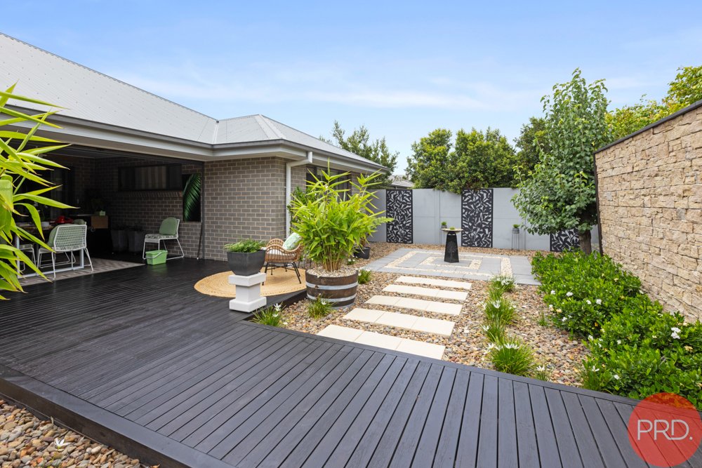 11 Dunnett Avenue NORTH ROTHBURY 14