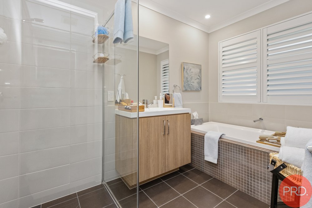 11 Dunnett Avenue NORTH ROTHBURY 18