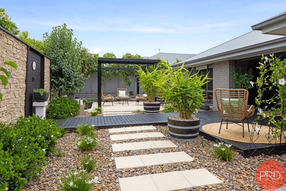 11 Dunnett Avenue NORTH ROTHBURY 33