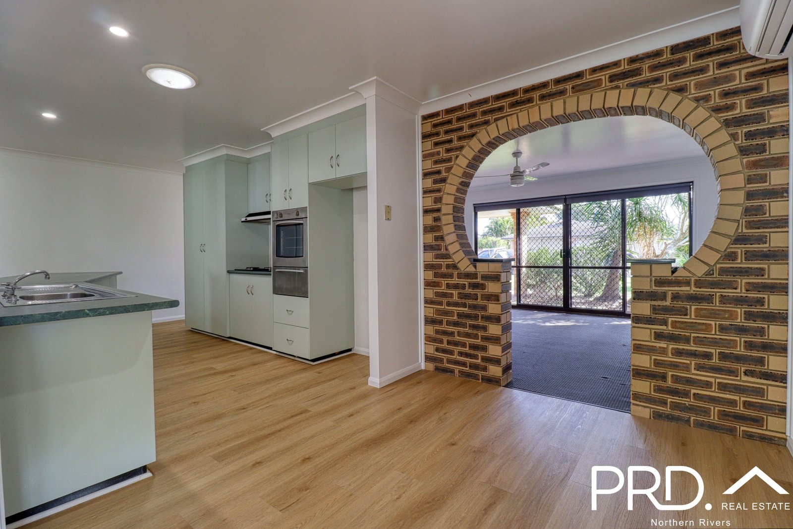 11 East Street CASINO 5