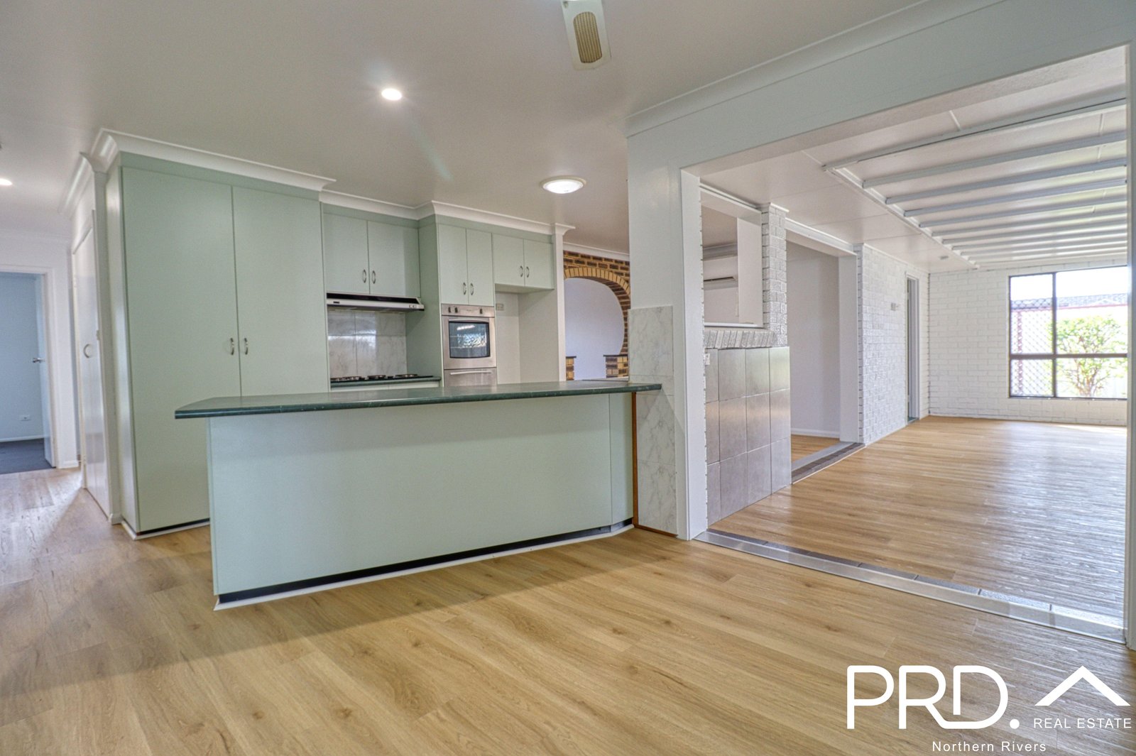 11 East Street CASINO 8