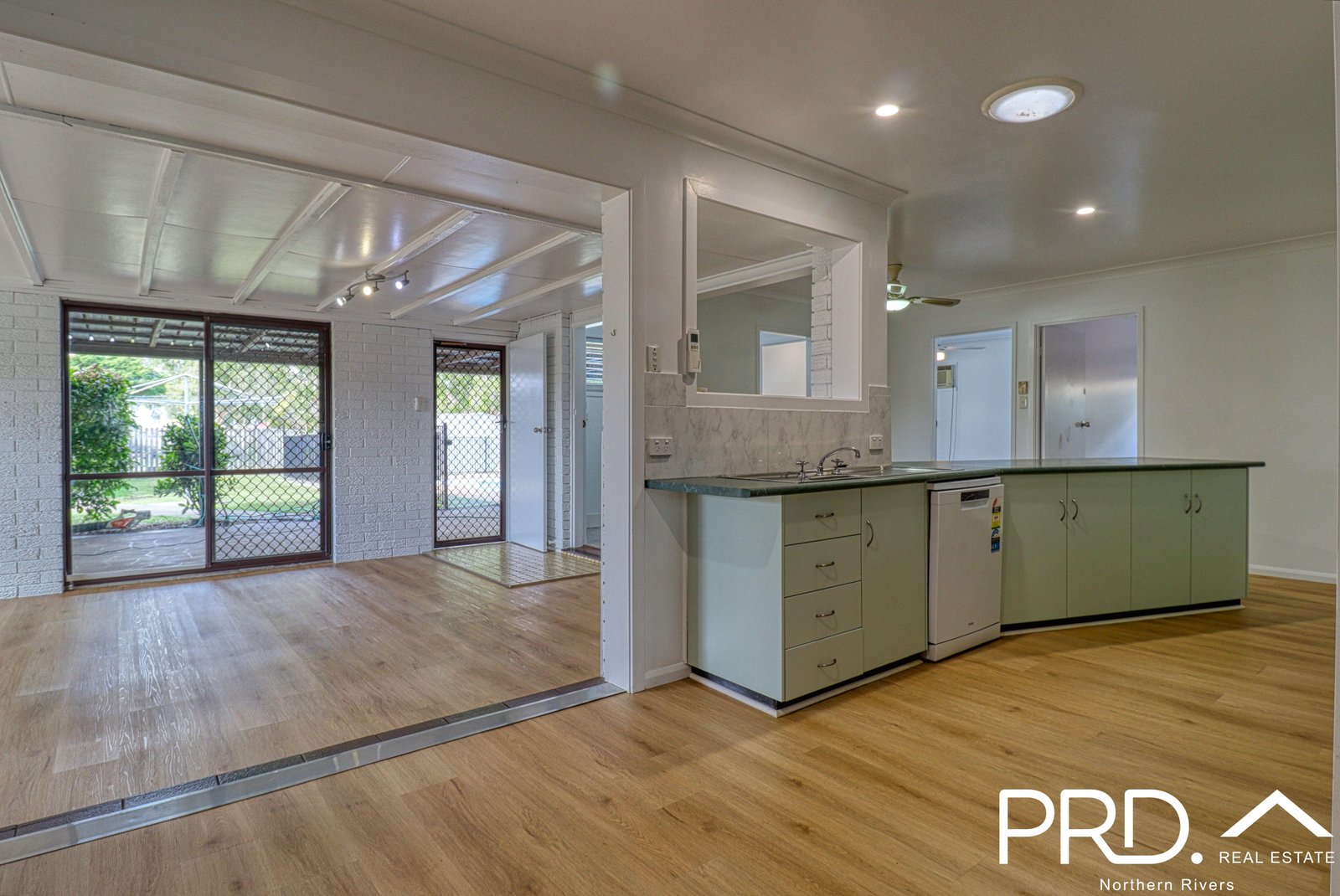 11 East Street CASINO 9