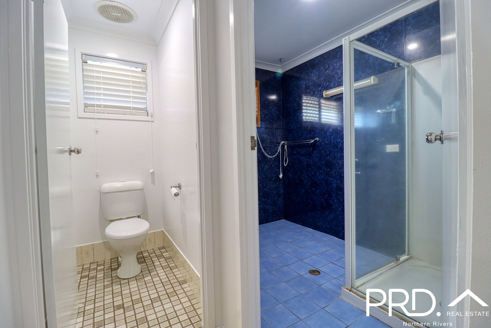 11 East Street CASINO 17