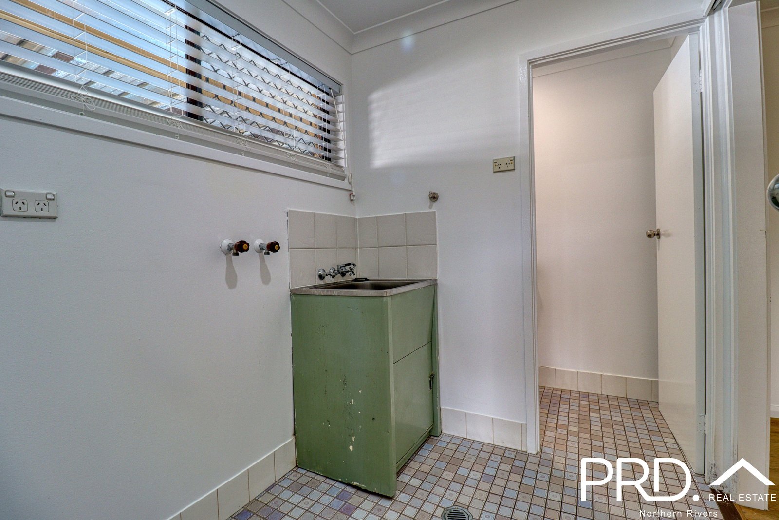 11 East Street CASINO 19