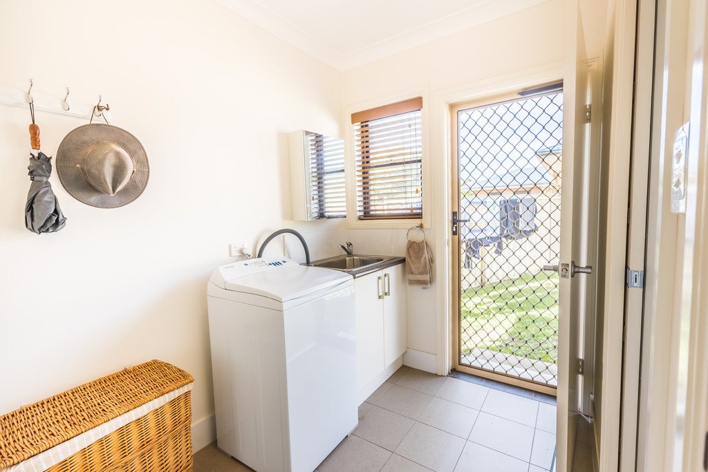 11 Edgeroy Street TAMWORTH 2