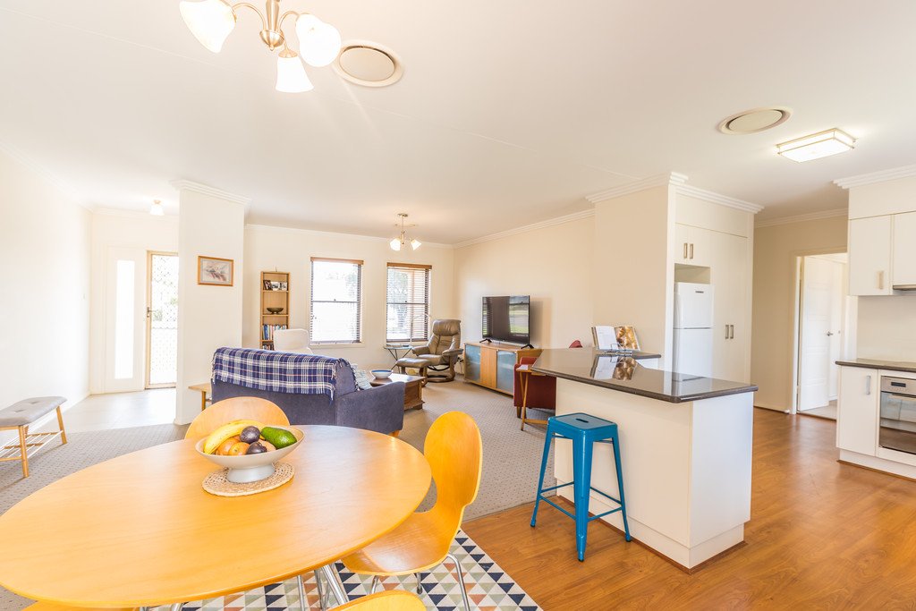 11 Edgeroy Street TAMWORTH 7