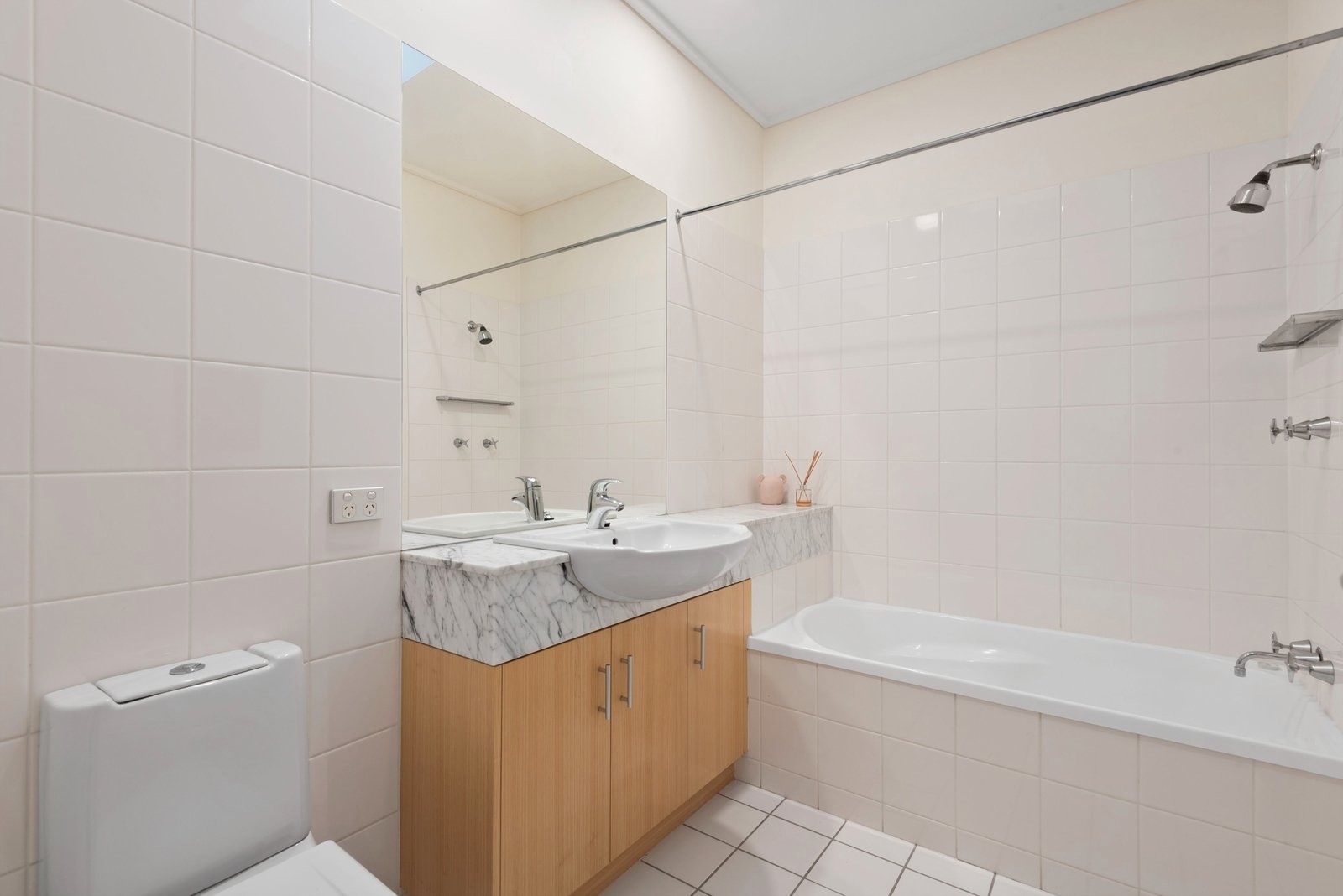 Real Estate and Property in 1/1 Edgewater Close, Point Lonsdale, VIC