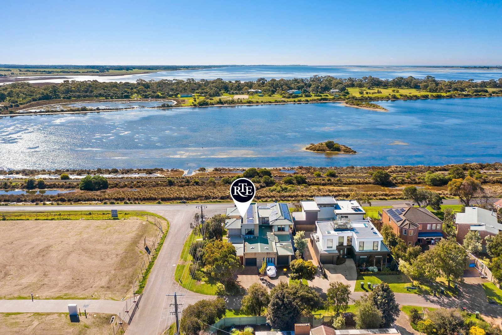 Real Estate and Property in 1/1 Edgewater Close, Point Lonsdale, VIC