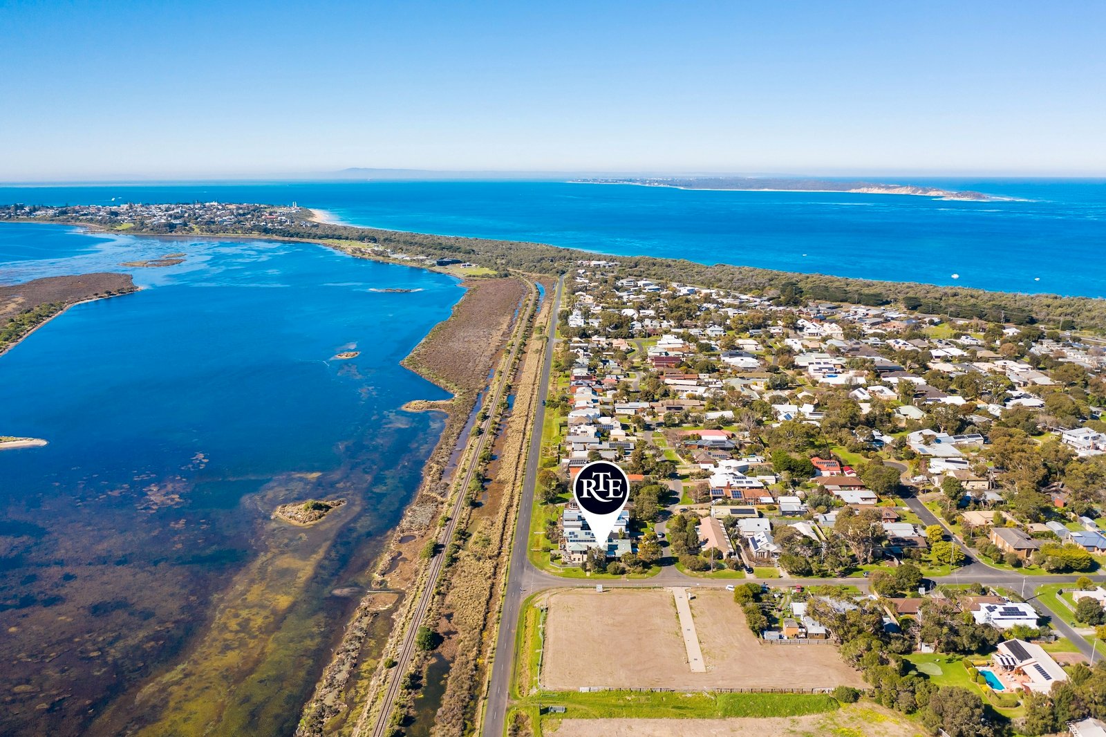 Real Estate and Property in 1/1 Edgewater Close, Point Lonsdale, VIC