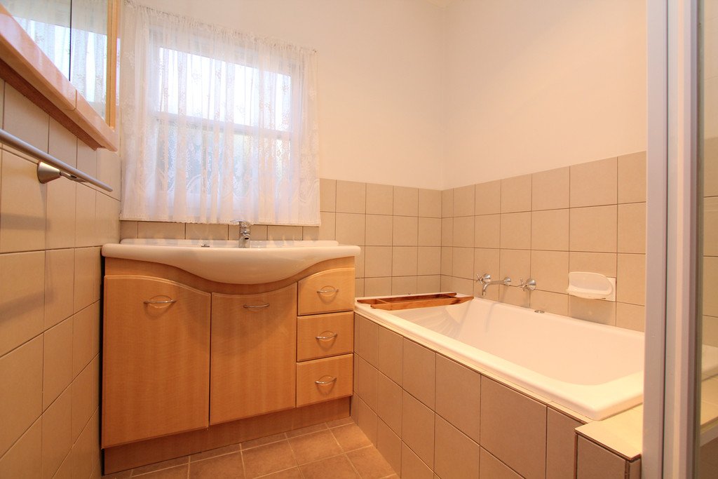 11 El Ramleh Avenue WENDOUREE 5