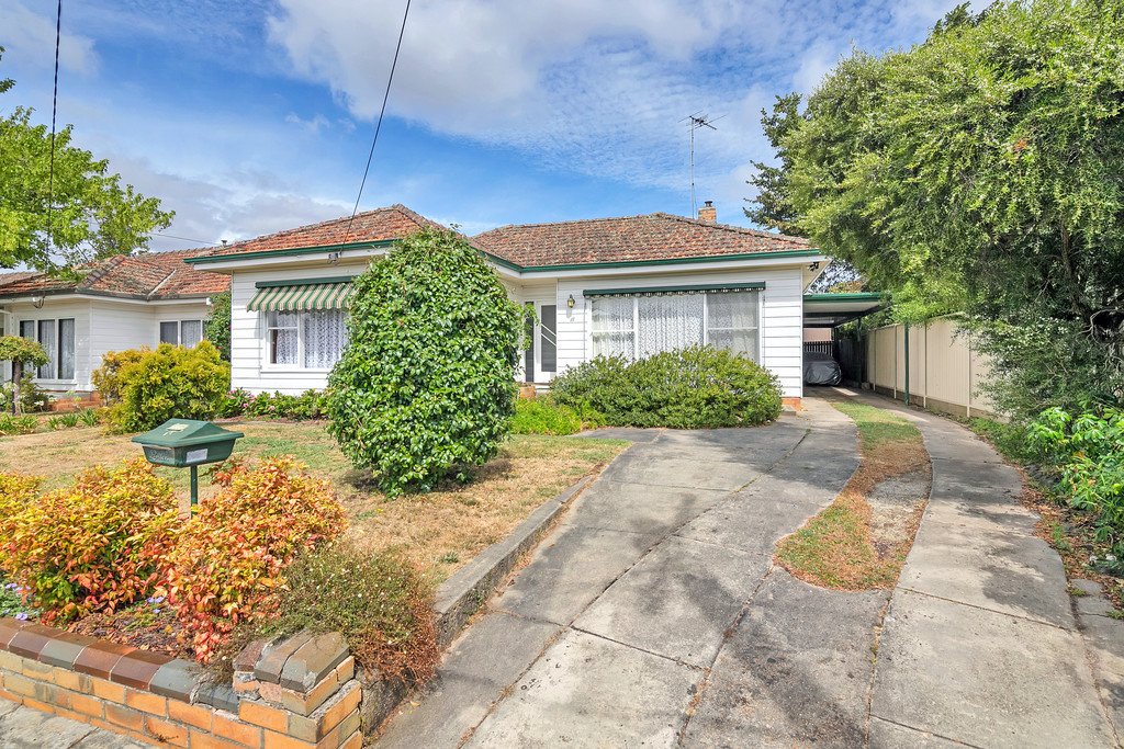 11 El Ramleh Avenue WENDOUREE 1