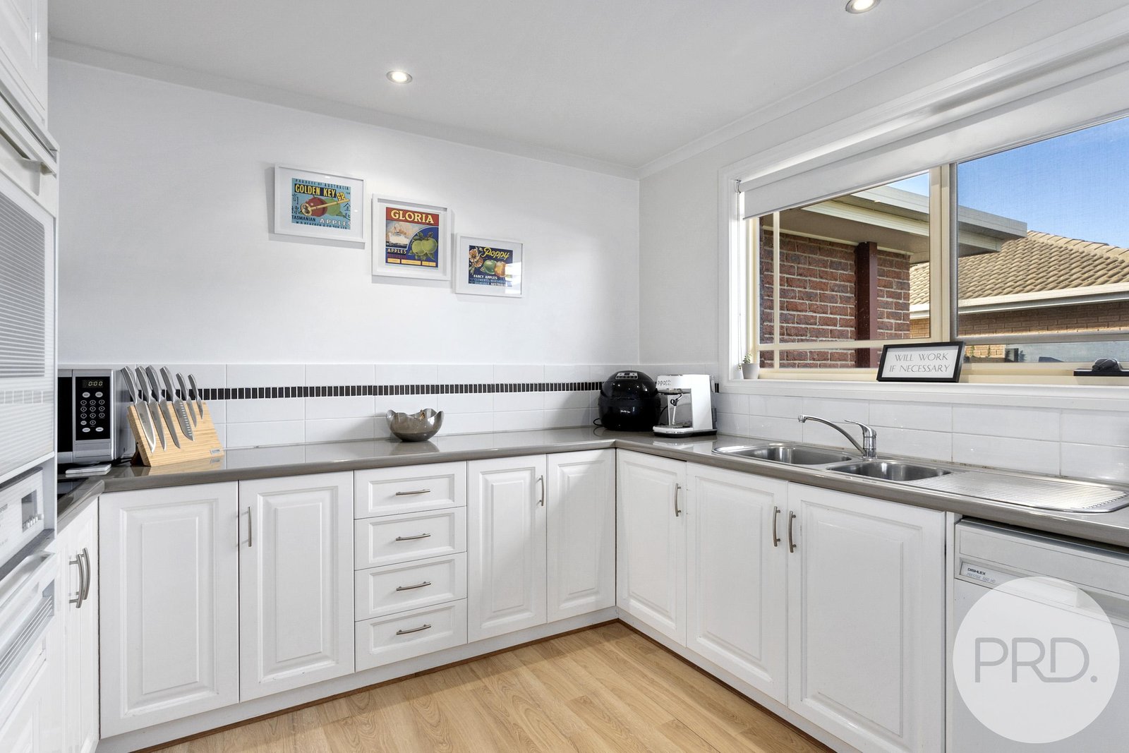 11 Ellie Court OLD BEACH 10