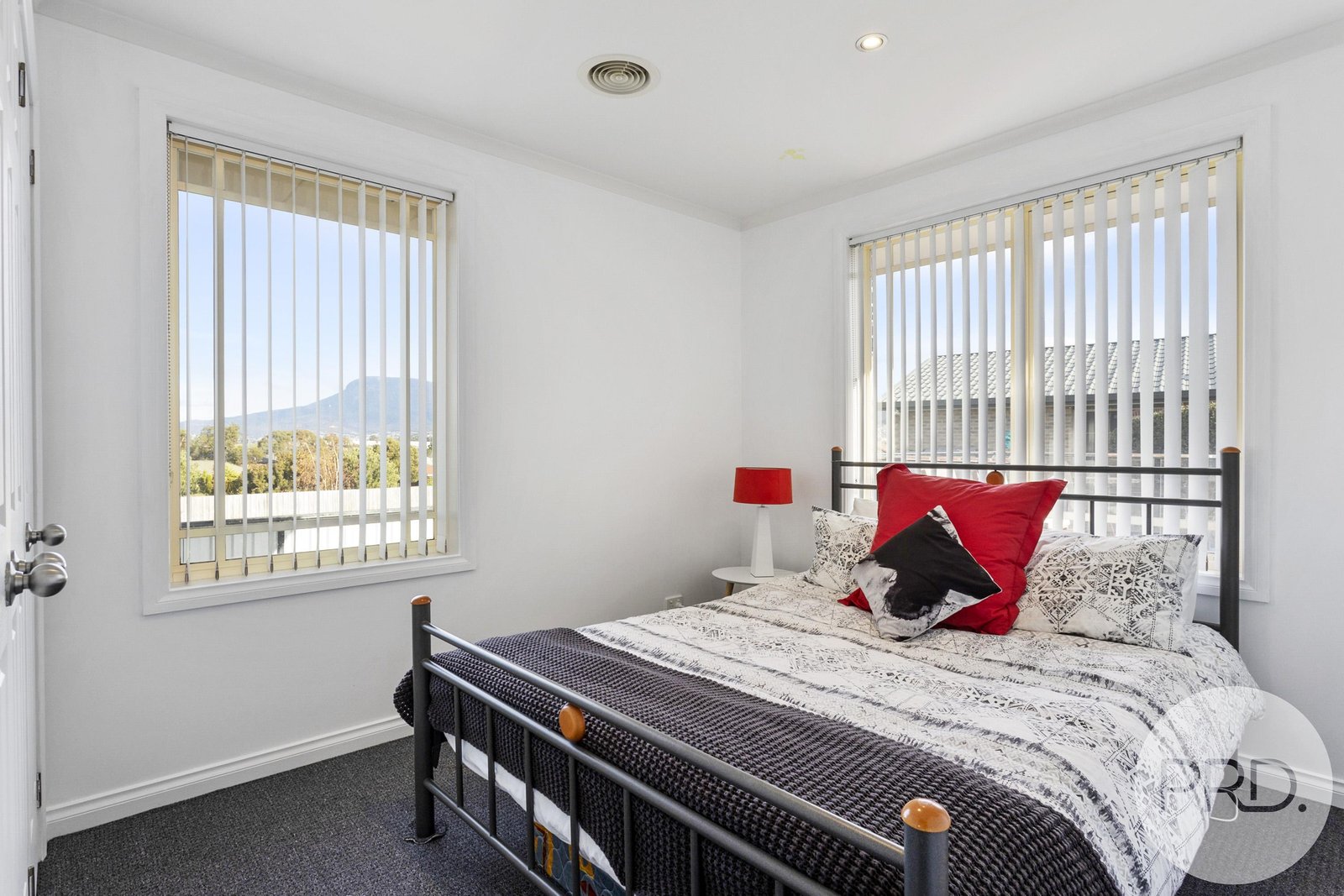 11 Ellie Court OLD BEACH 13